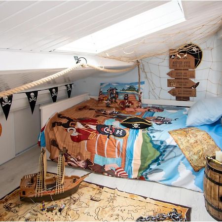 "Le Pirate Beneze"Gite Insolite,Situation Ideale,Accueil Attentionne Trizay ภายนอก รูปภาพ